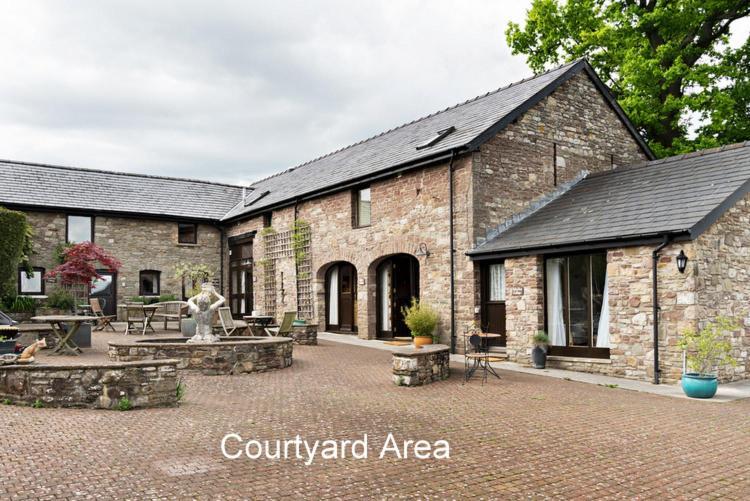 Neuadd B&B Suites Crickhowell Bagian luar foto