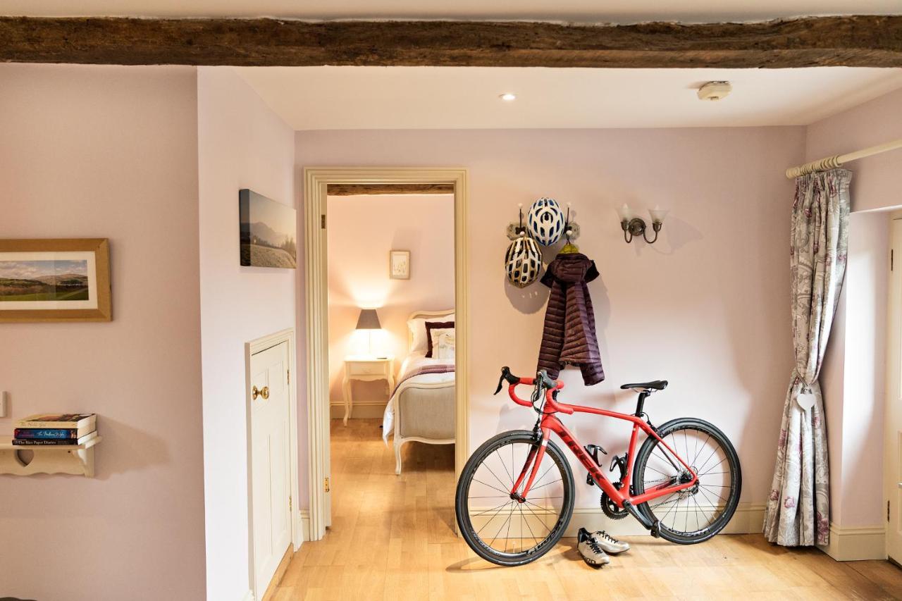 Neuadd B&B Suites Crickhowell Bagian luar foto