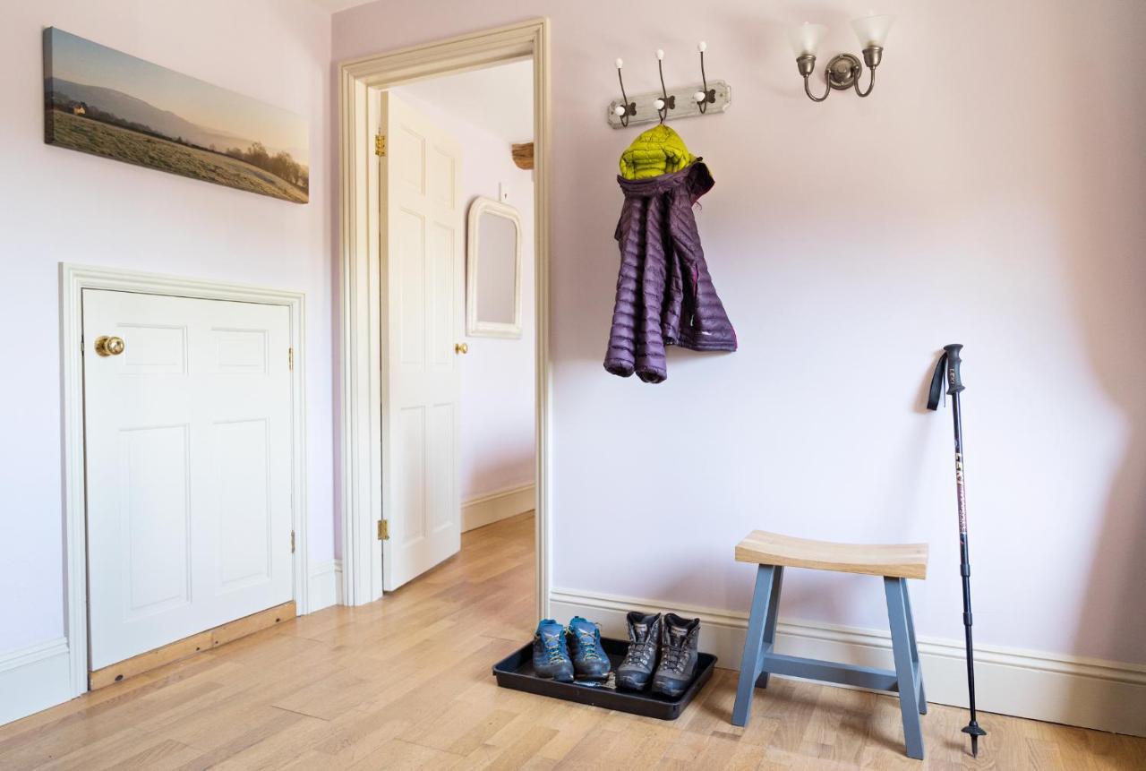 Neuadd B&B Suites Crickhowell Bagian luar foto