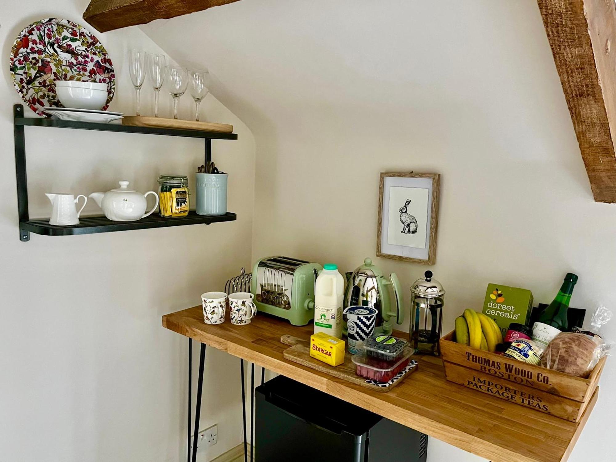 Neuadd B&B Suites Crickhowell Bagian luar foto