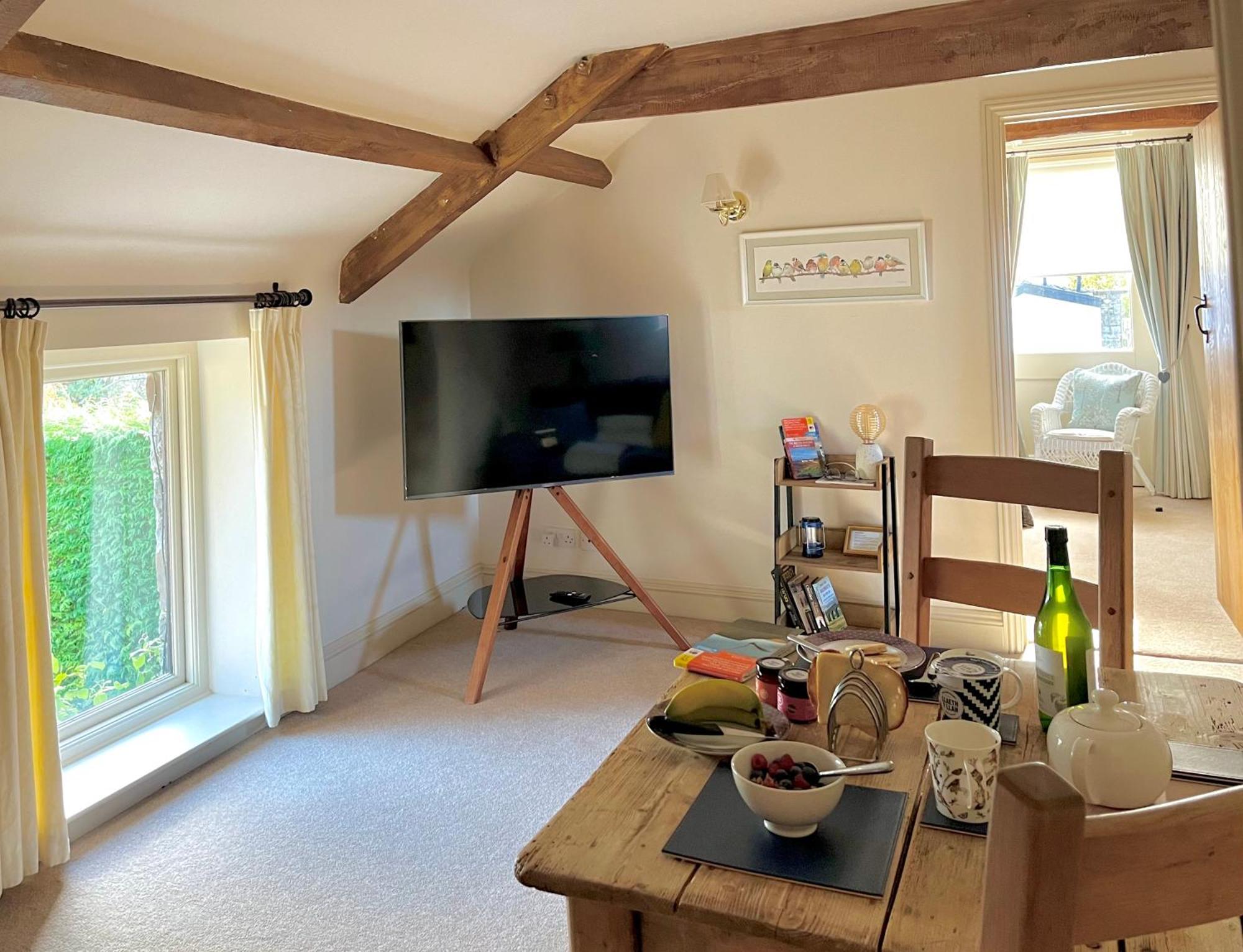 Neuadd B&B Suites Crickhowell Bagian luar foto